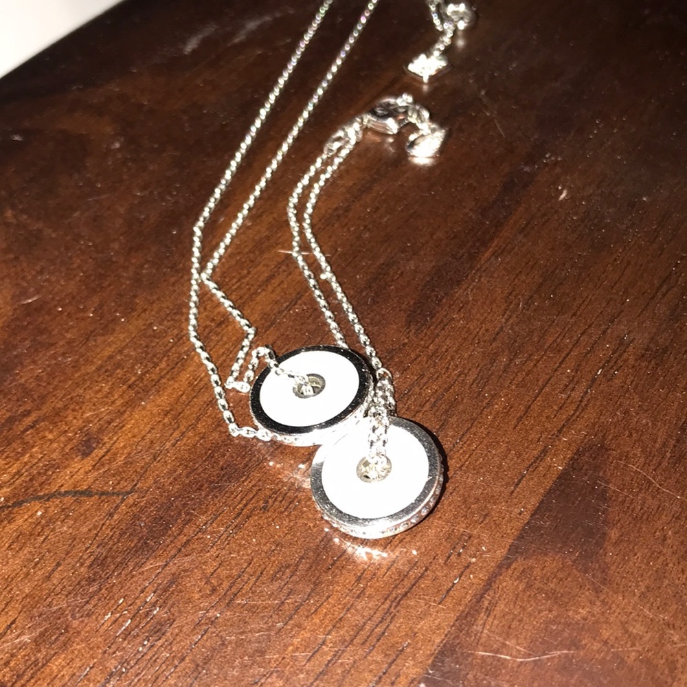Swarovski Crystal and mother of pearl pendant set - Picture 3 of 3